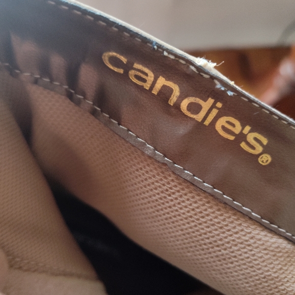 Candie's Y2K beige zip-up stacked heel ankle boots in cream - Picture 5 of 8